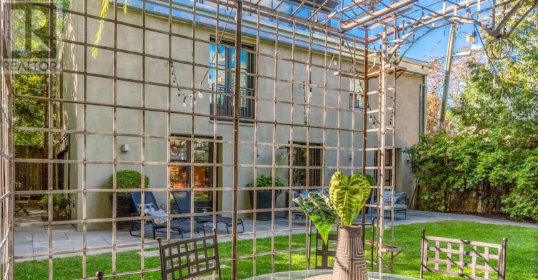 9 Peyton Lane, Toronto, ON, M4M 3R3 - 11