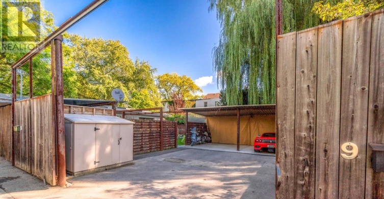 9 Peyton Lane, Toronto, ON, M4M 3R3 - 13