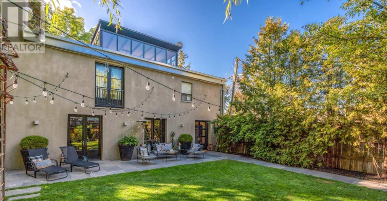 9 Peyton Lane, Toronto, ON, M4M 3R3 - 4