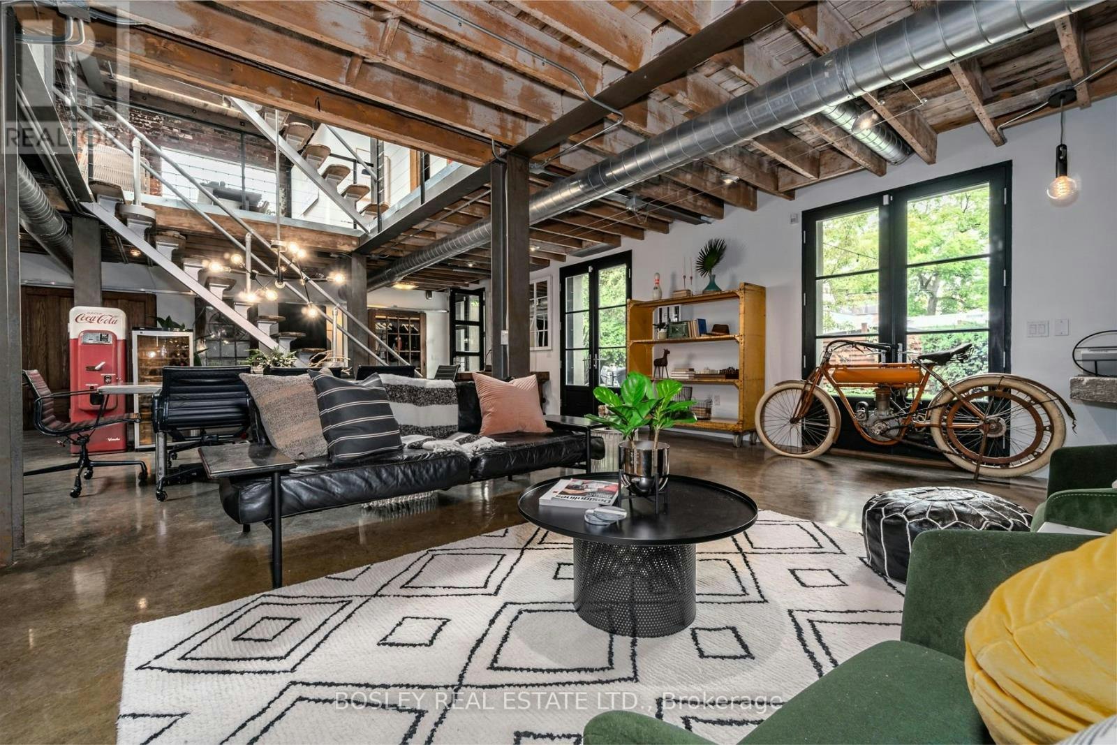 9 Peyton Lane, Toronto, ON, M4M 3R3