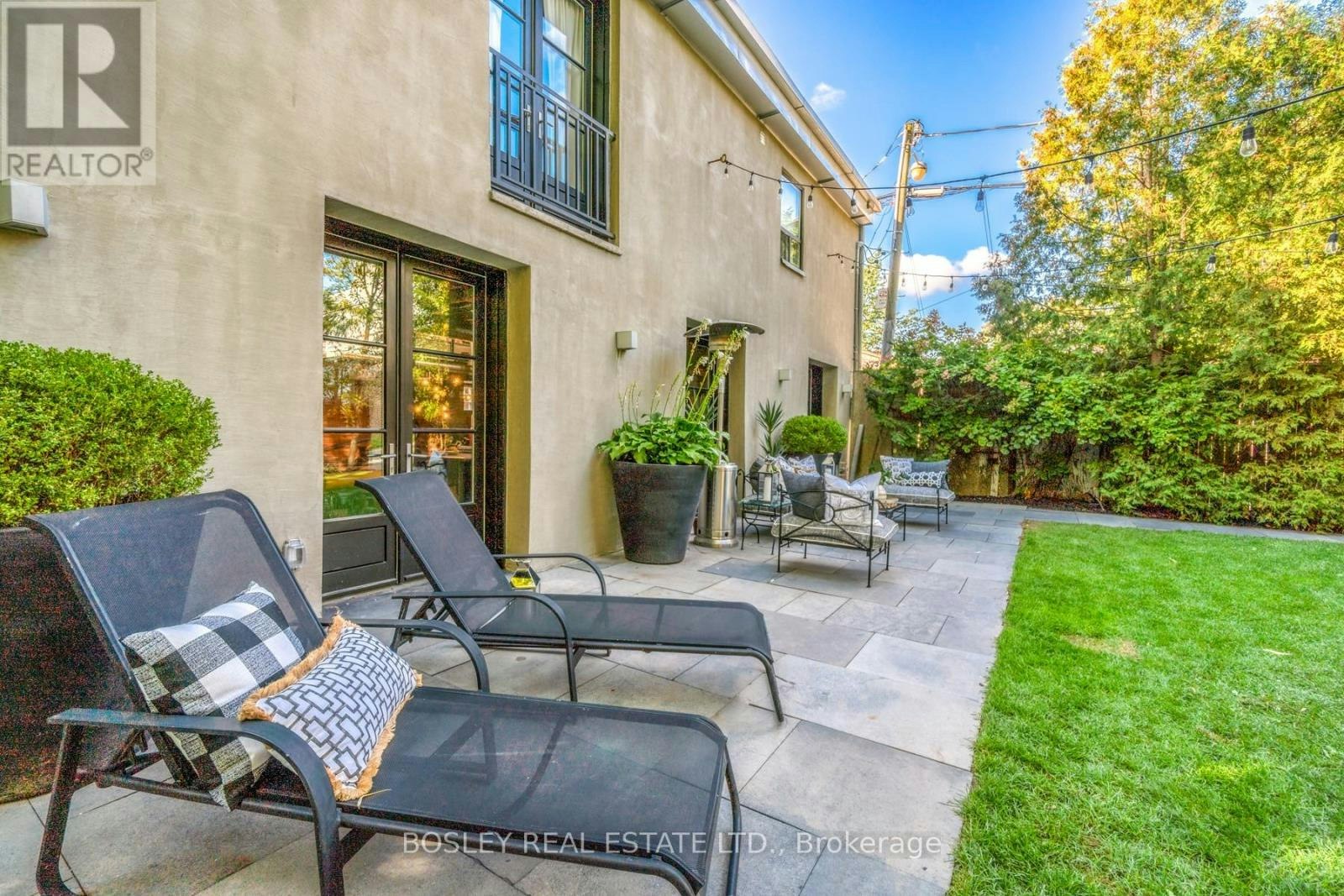 9 Peyton Lane, Toronto, ON, M4M 3R3 - 8