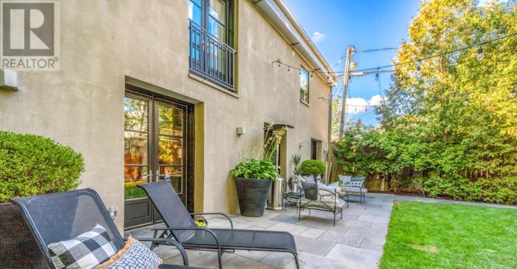 9 Peyton Lane, Toronto, ON, M4M 3R3 - 8