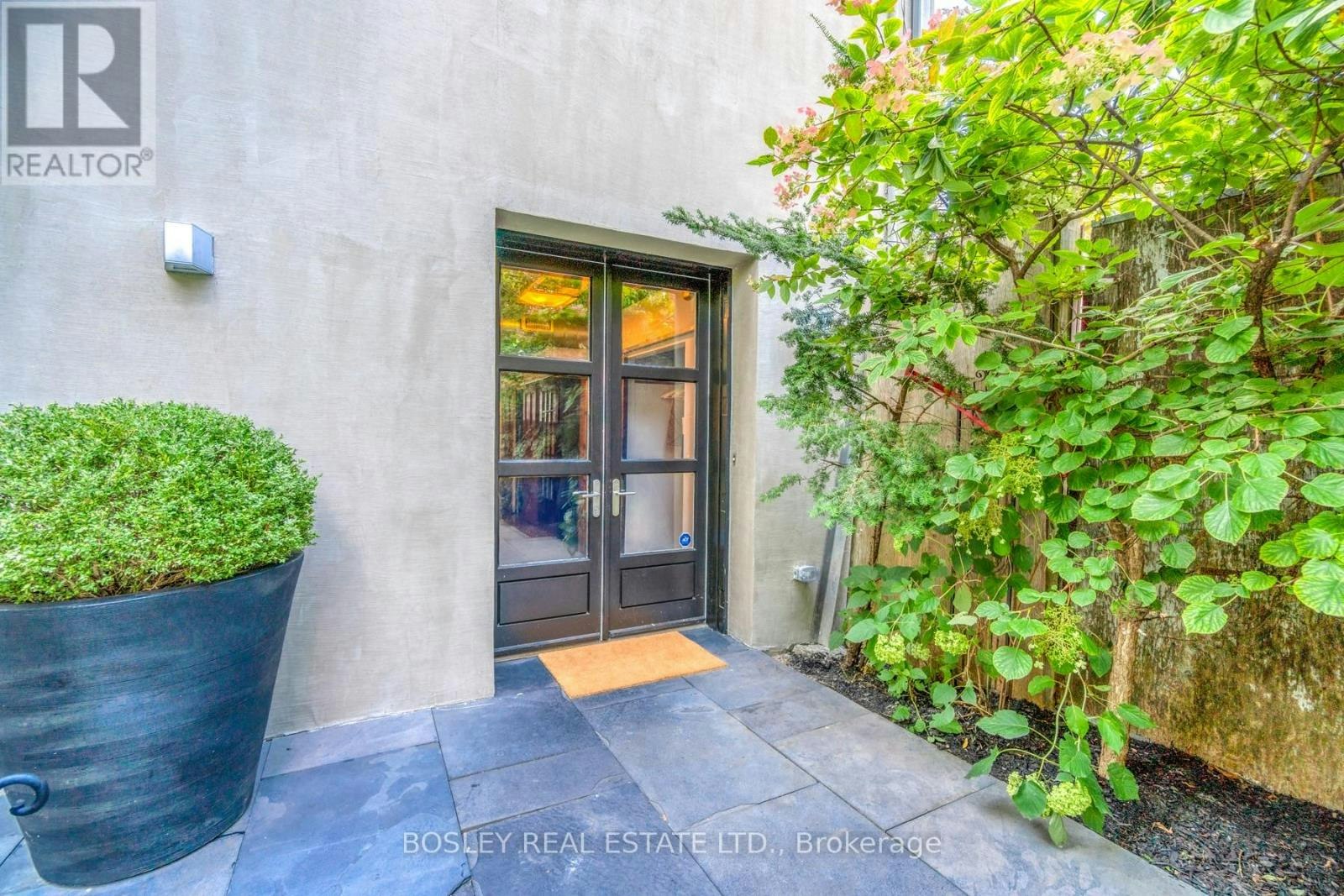 9 Peyton Lane, Toronto, ON, M4M 3R3 - 14
