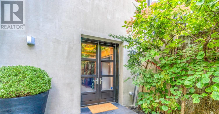 9 Peyton Lane, Toronto, ON, M4M 3R3 - 14
