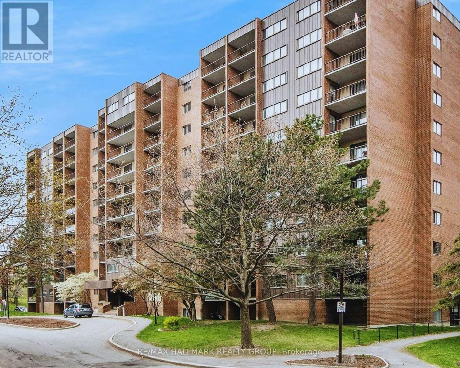 401-2630 Southvale Crescent, Ottawa, ON, K1B 4S8