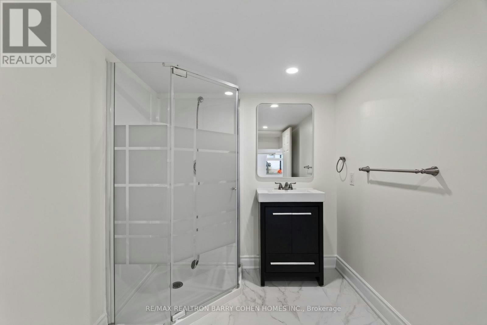 LOWER-371 Howland Avenue, Toronto, ON, M5R 3C1 - 16