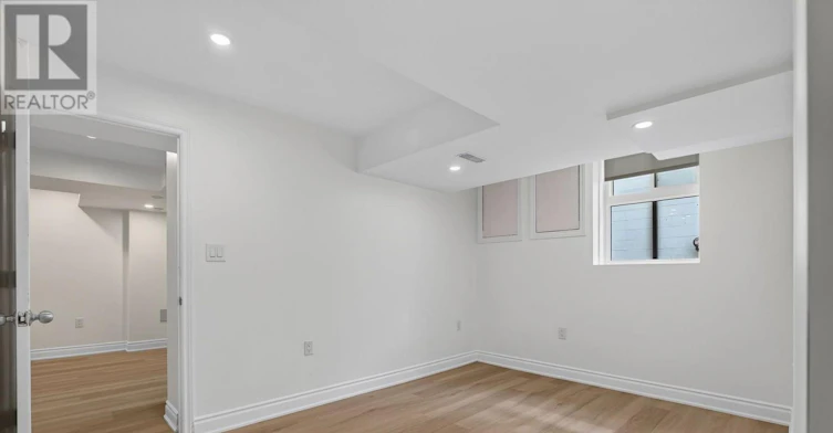 LOWER-371 Howland Avenue, Toronto, ON, M5R 3C1 - 14