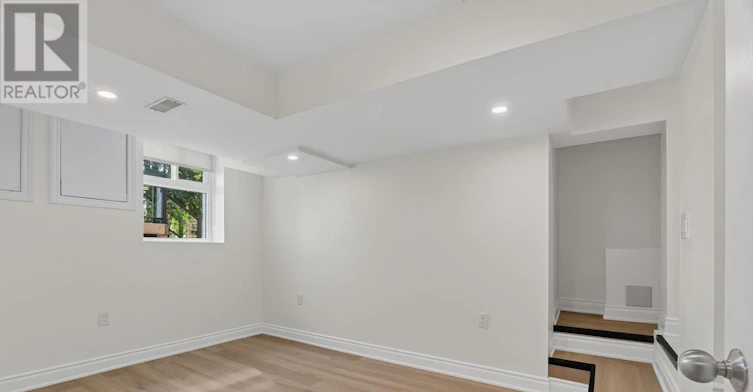 LOWER-371 Howland Avenue, Toronto, ON, M5R 3C1 - 11