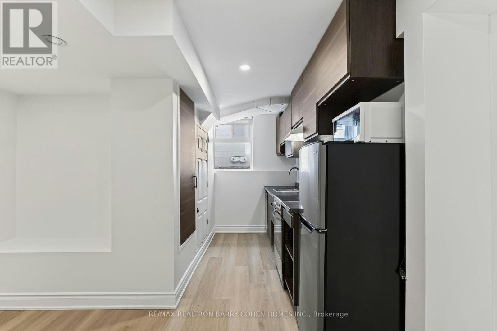 LOWER-371 Howland Avenue, Toronto, ON, M5R 3C1 - 8