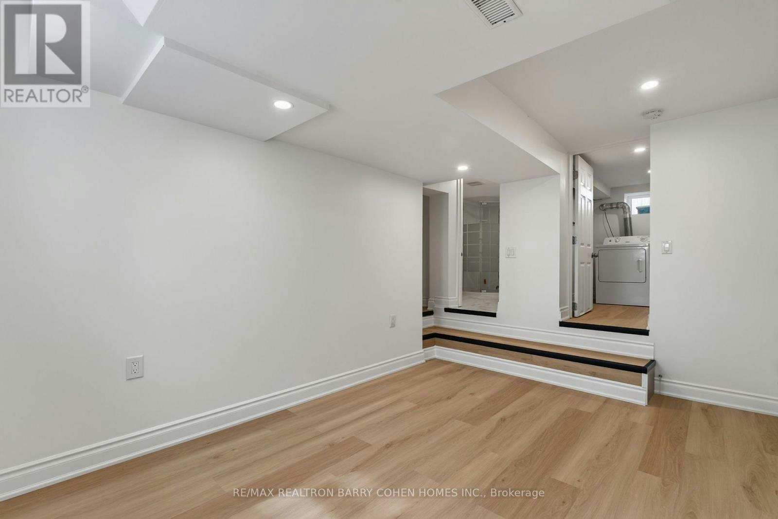 LOWER-371 Howland Avenue, Toronto, ON, M5R 3C1 - 12