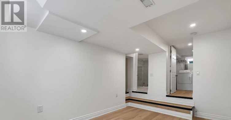 LOWER-371 Howland Avenue, Toronto, ON, M5R 3C1 - 12