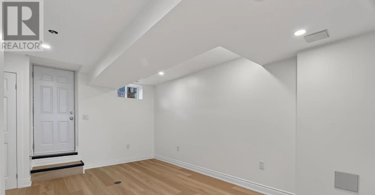 LOWER-371 Howland Avenue, Toronto, ON, M5R 3C1 - 3