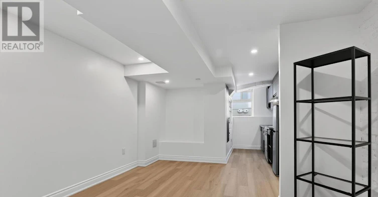 LOWER-371 Howland Avenue, Toronto, ON, M5R 3C1 - 5