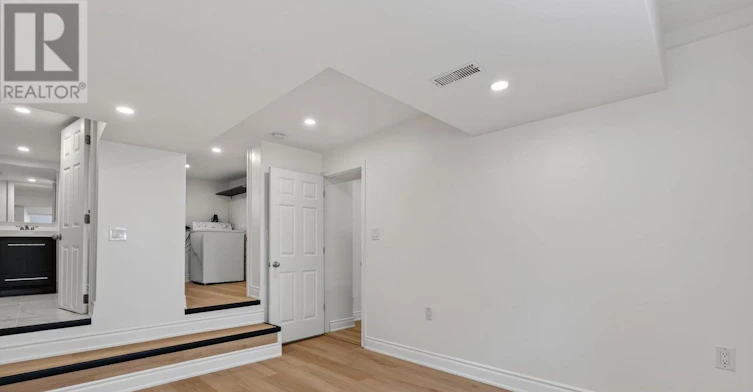 LOWER-371 Howland Avenue, Toronto, ON, M5R 3C1 - 13