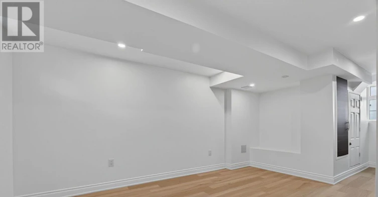 LOWER-371 Howland Avenue, Toronto, ON, M5R 3C1 - 4