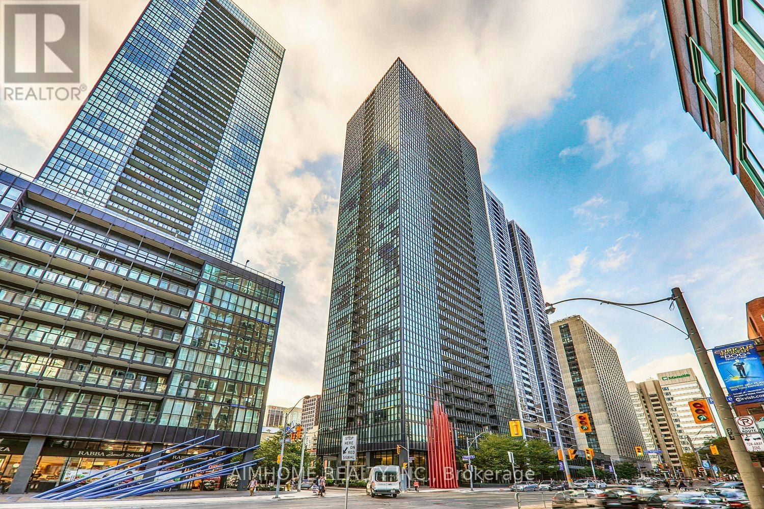 803-110 Charles Street E, Toronto, ON, M4Y 1T5