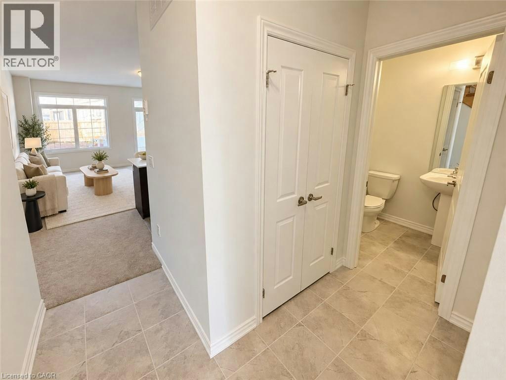 8 Elite Crescent, Cayuga, ON, N3W 0L1 - 4
