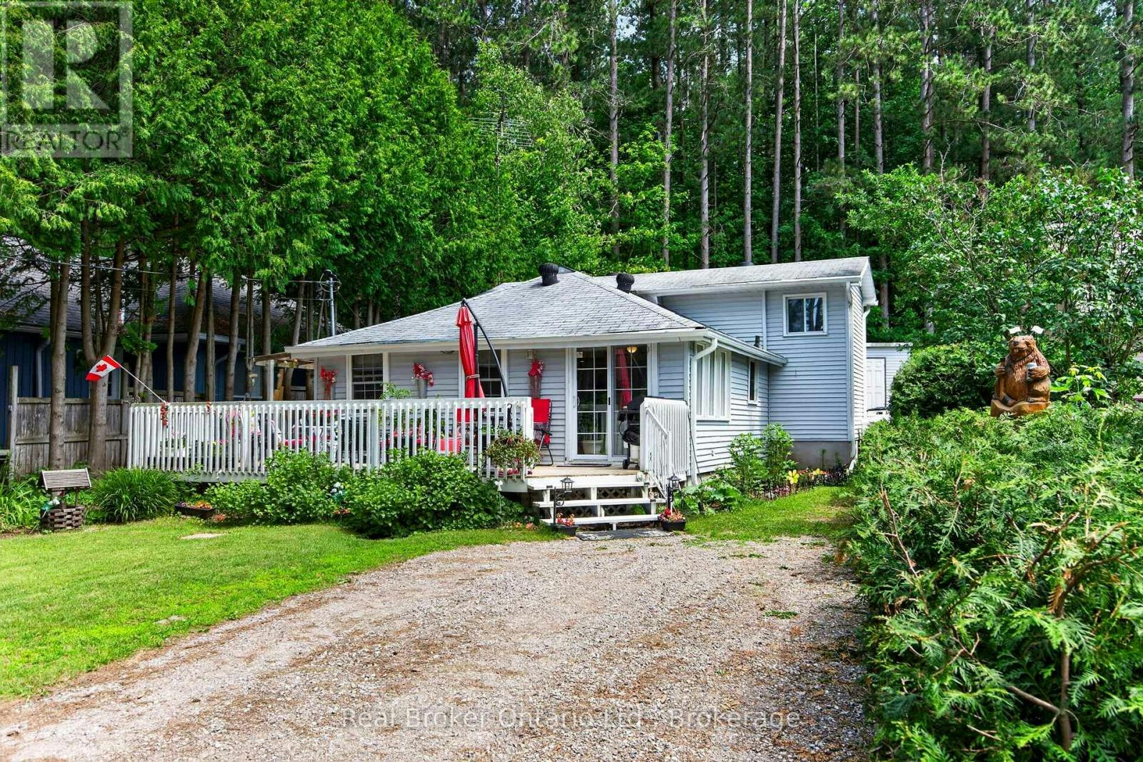 81 Andrew Drive, Tiny, ON, L9M 0B4