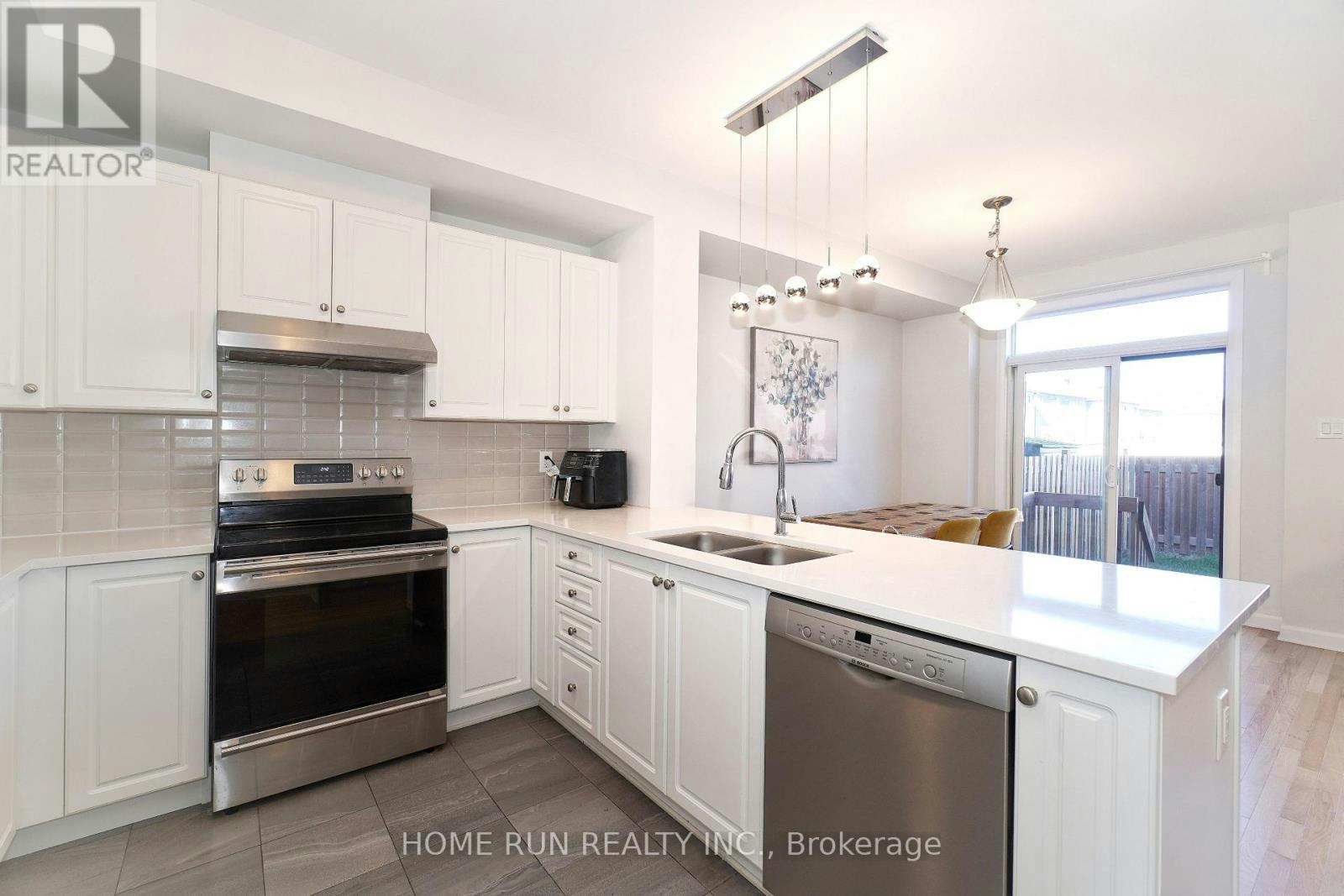 211 Clonrush Way, Ottawa, ON, K2T 0P7 - 6