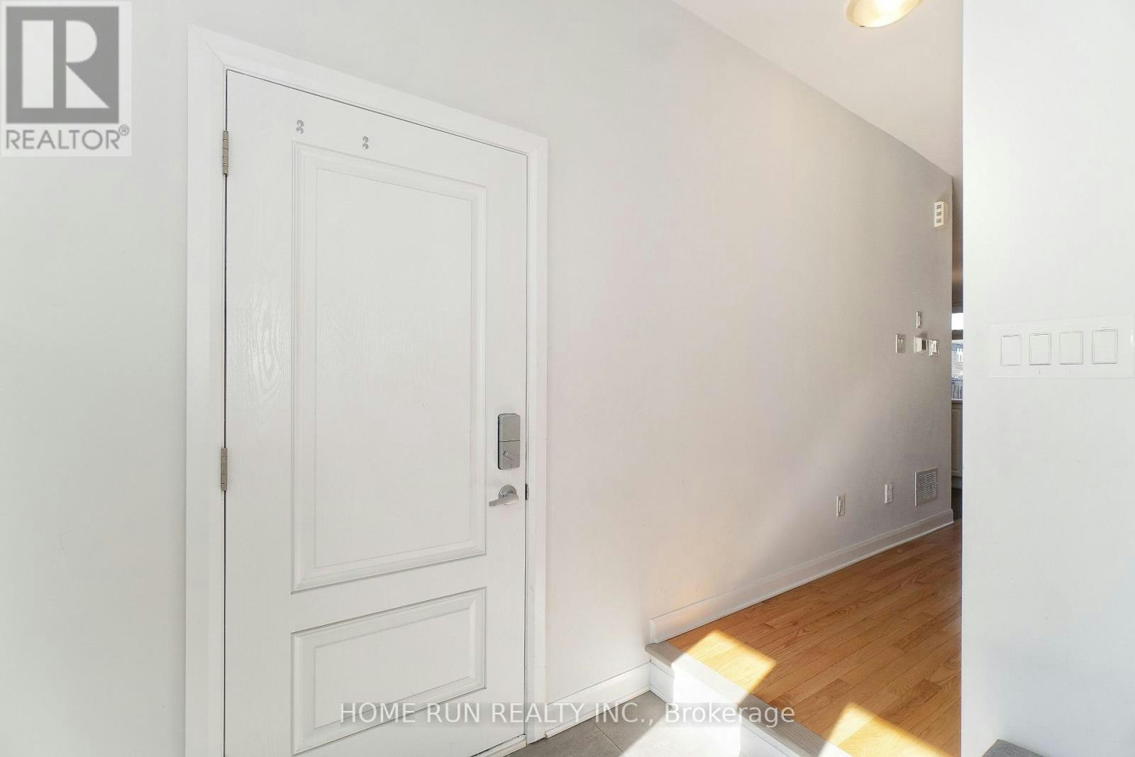 211 Clonrush Way, Ottawa, ON, K2T 0P7 - 2