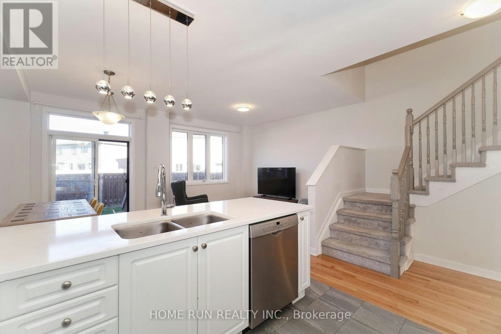 211 Clonrush Way, Ottawa, ON, K2T 0P7 - 7