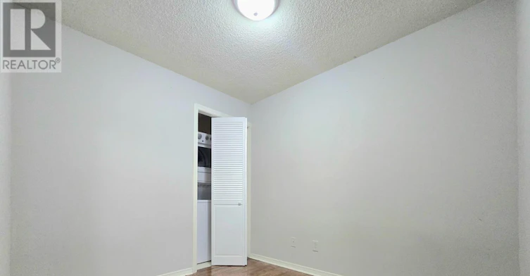 ROOM 3 314-684 Warden Avenue, Toronto, ON, M1L 4W4 - 2