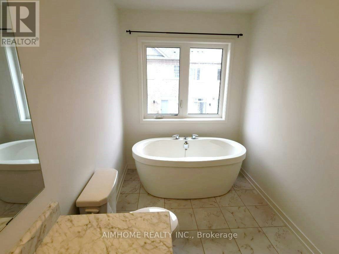 164 Harding Park Street, Newmarket, ON, L3Y 0E4 - 8