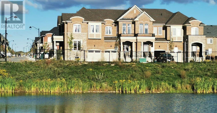 164 Harding Park Street, Newmarket, ON, L3Y 0E4