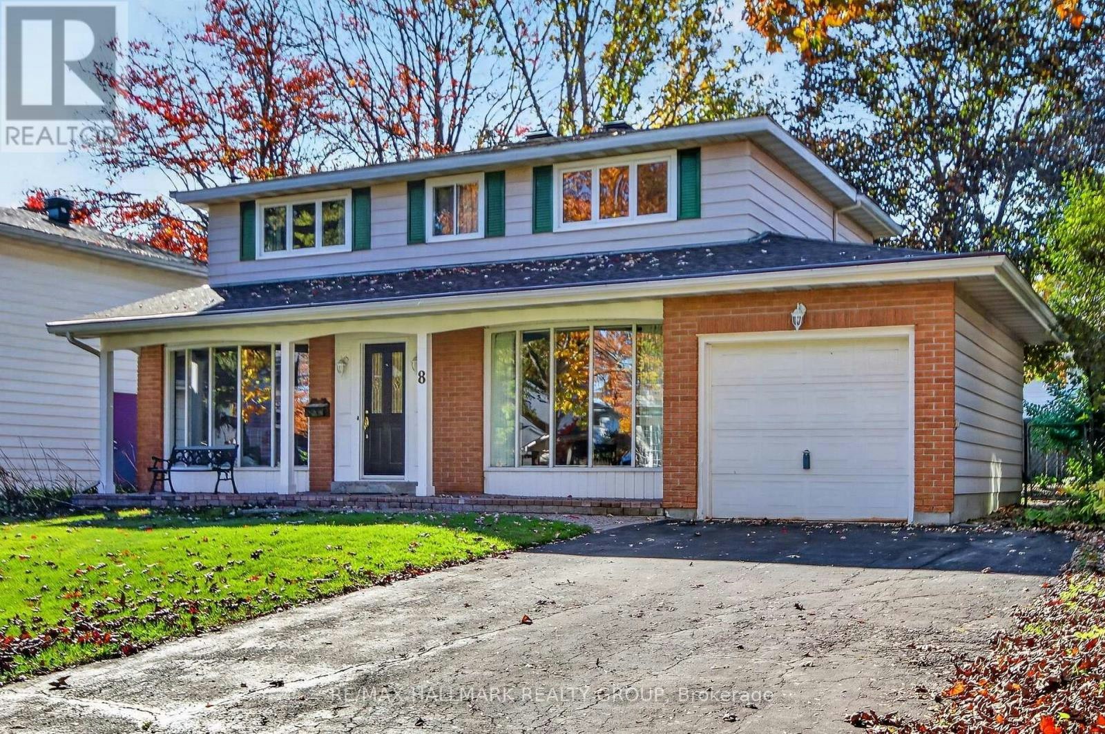 8 Burnview Crescent, Ottawa, ON, K1B 3J3