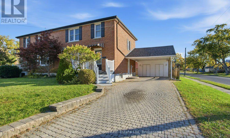 1 Clarke Boulevard