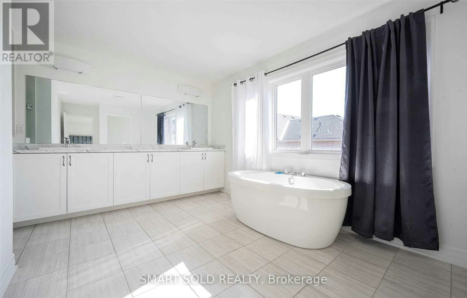 55 Charlotte Abby Drive, East Gwillimbury, ON, L9N 0T1 - 11