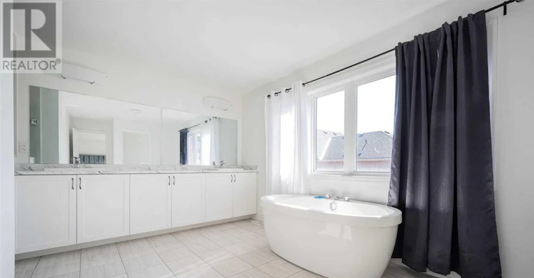 55 Charlotte Abby Drive, East Gwillimbury, ON, L9N 0T1 - 11
