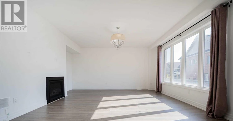 55 Charlotte Abby Drive, East Gwillimbury, ON, L9N 0T1 - 4