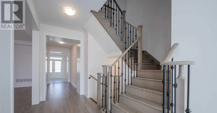 55 Charlotte Abby Drive, East Gwillimbury, ON, L9N 0T1 - 8