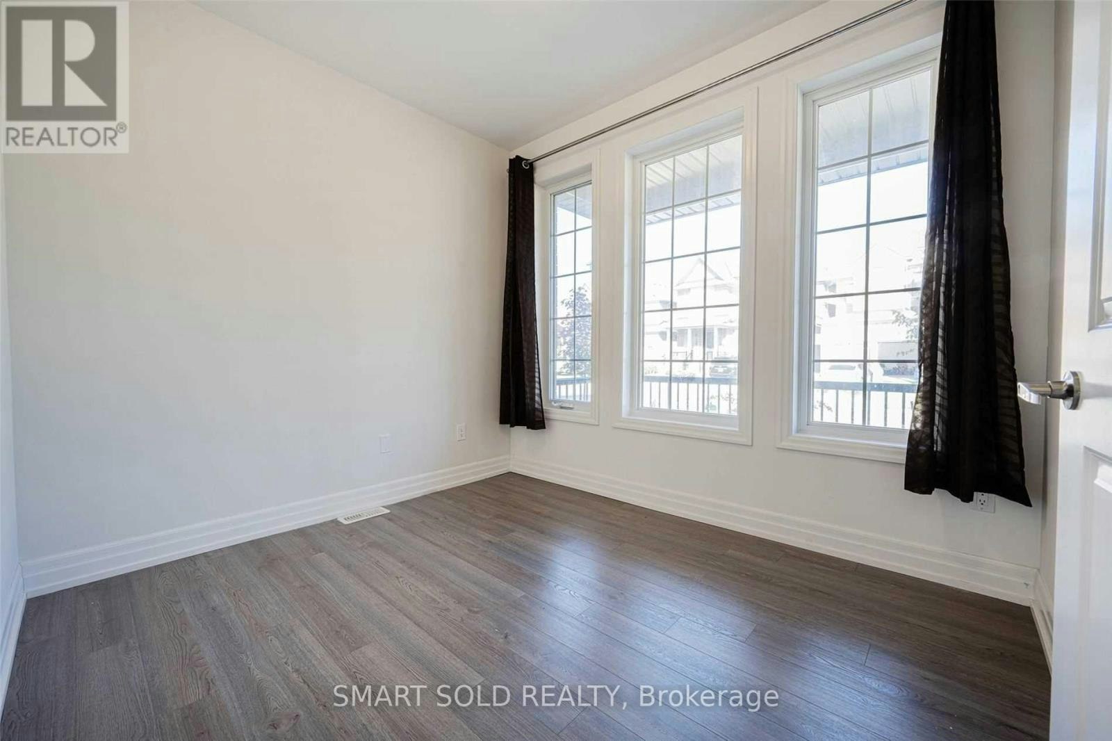 55 Charlotte Abby Drive, East Gwillimbury, ON, L9N 0T1 - 5