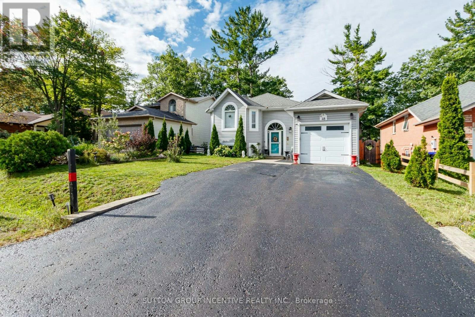 48 Wesley Avenue, Wasaga Beach, ON, L9Z 1C8