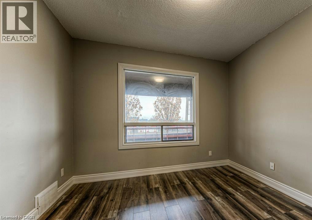 1-32 Lloyd Street, Hamilton, ON, L8L 3H4 - 3