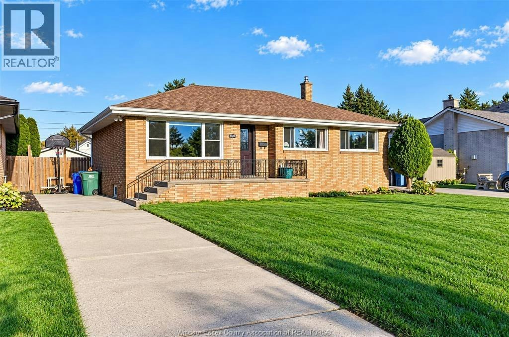 2346 Leonard, Windsor, ON, N8W 4L7