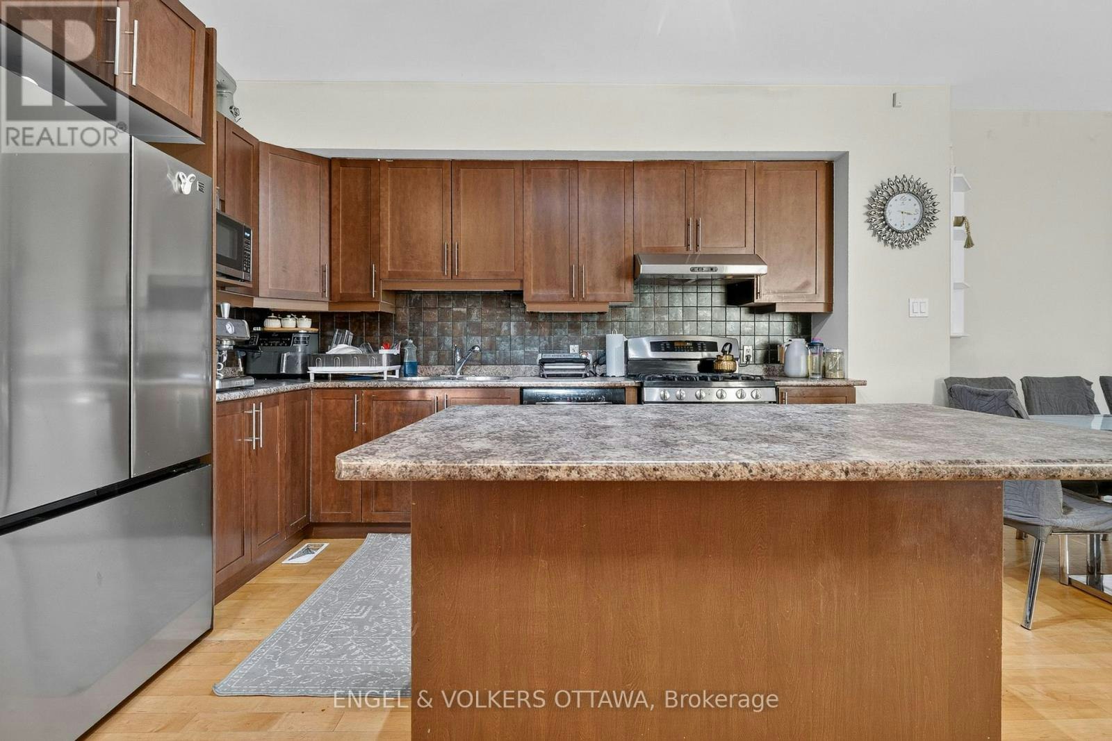 210 Stedman Street, Ottawa, ON, K1T 0B6 - 8