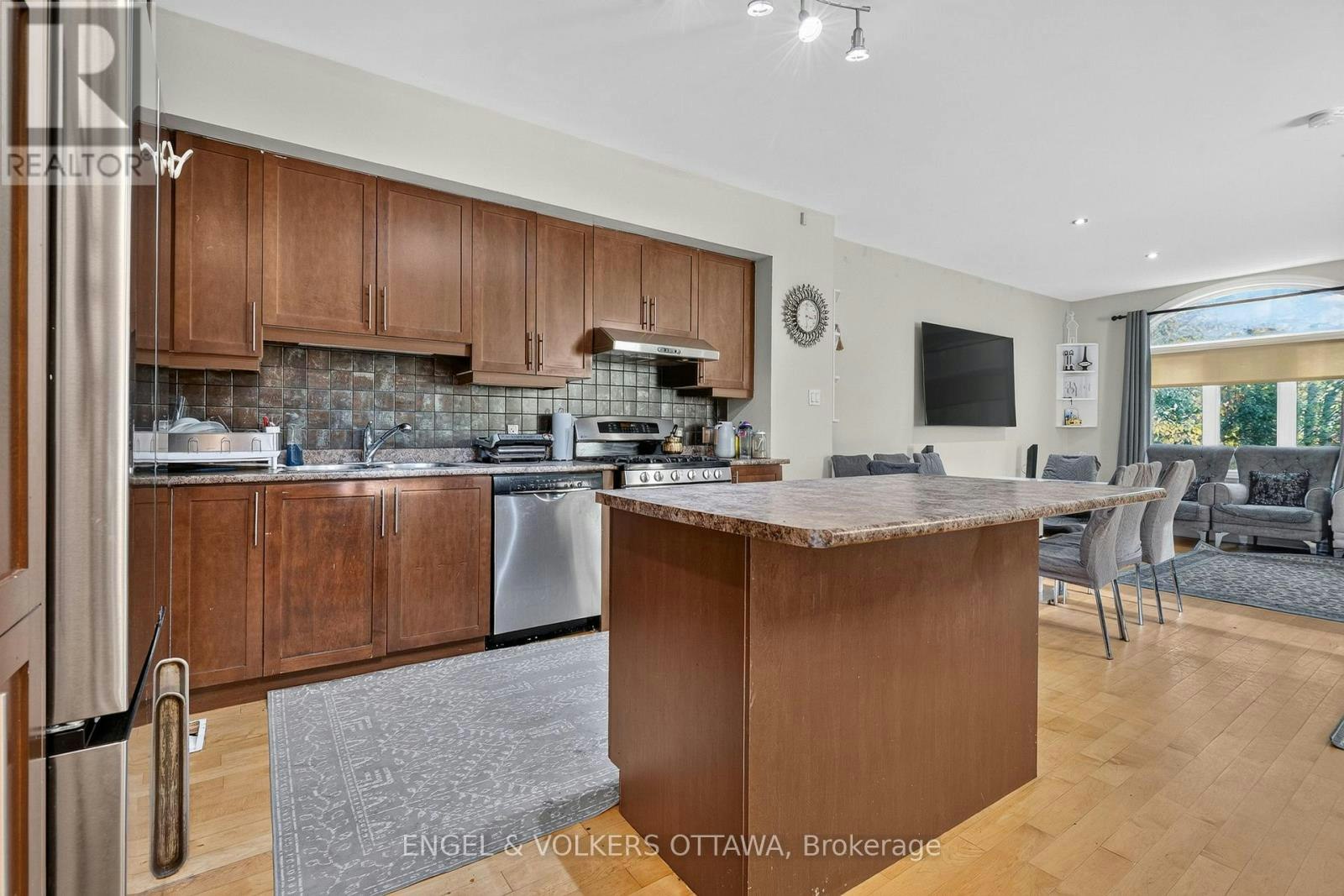 210 Stedman Street, Ottawa, ON, K1T 0B6 - 7