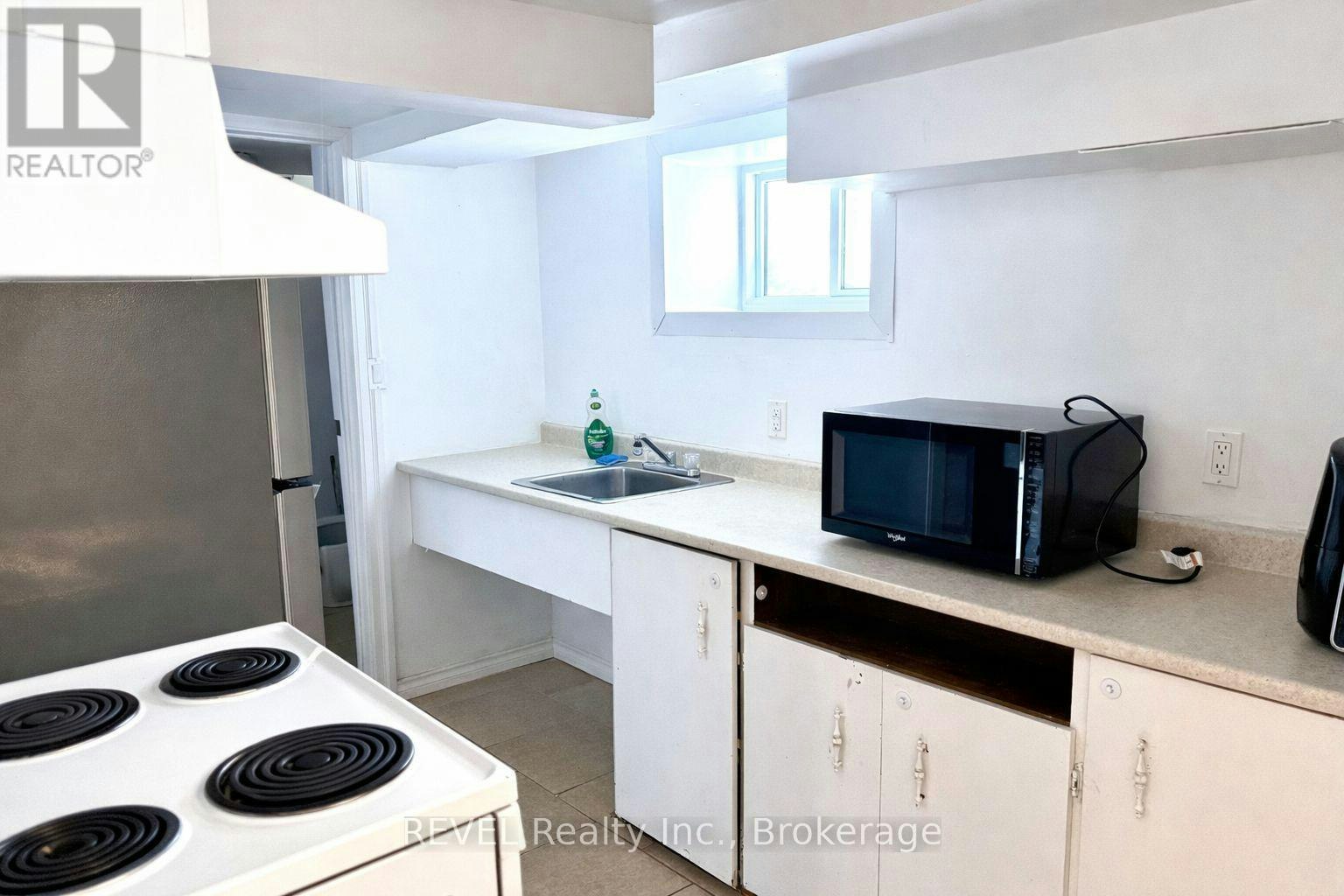 BASEMENT 3-6172 William Street, Niagara Falls, ON, L2E 5S1 - 7