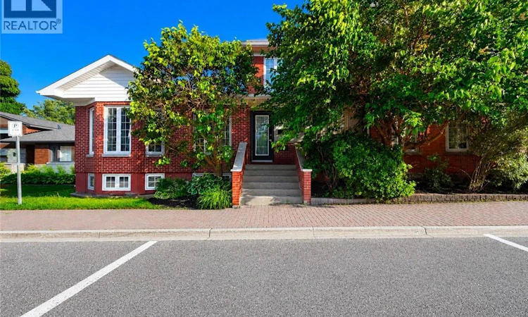 102 St George