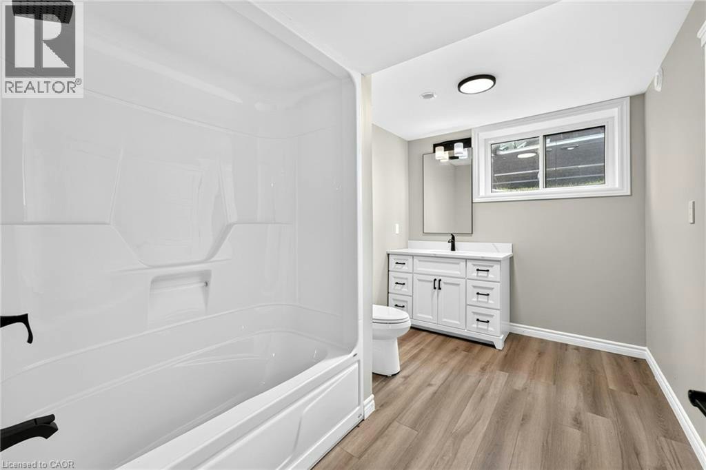 52 Queen Street, Huron East, ON, N0G 1H0 - 35
