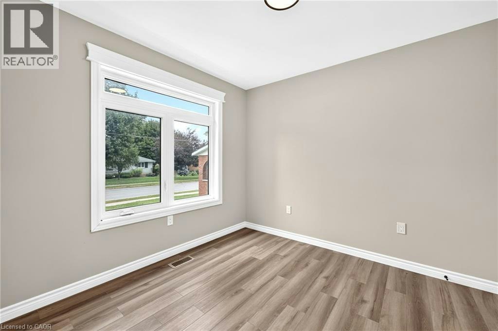52 Queen Street, Huron East, ON, N0G 1H0 - 6