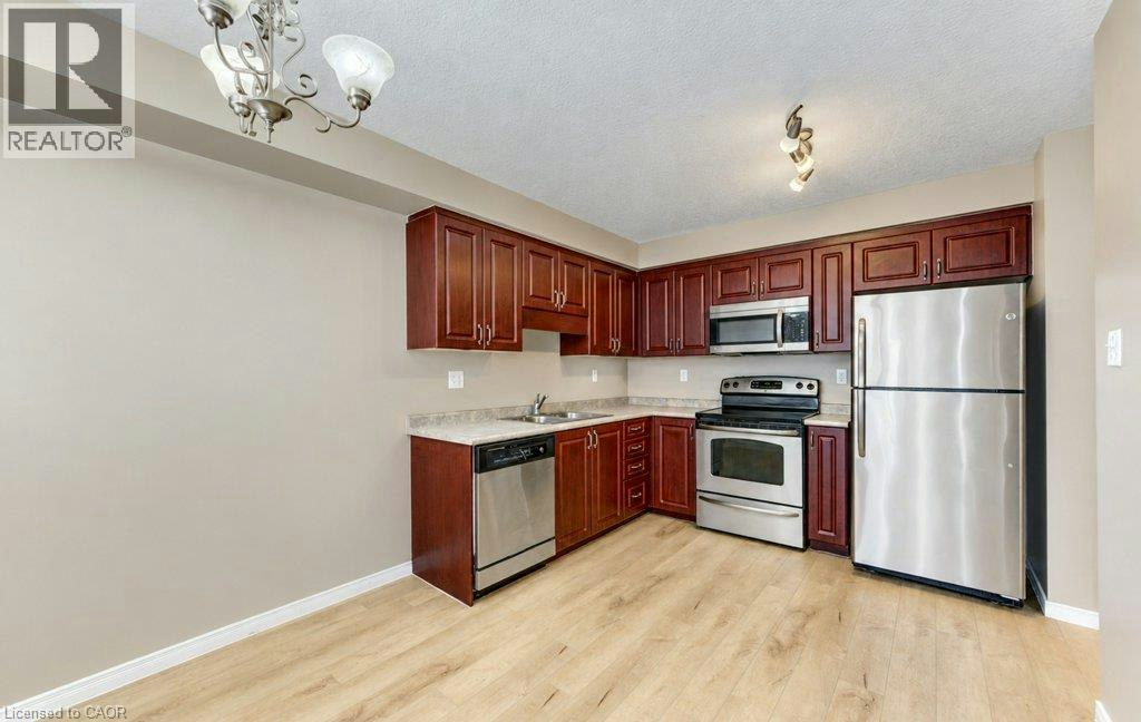 108 Periwinkle Street, Kitchener, ON, N2E 4C7 - 10