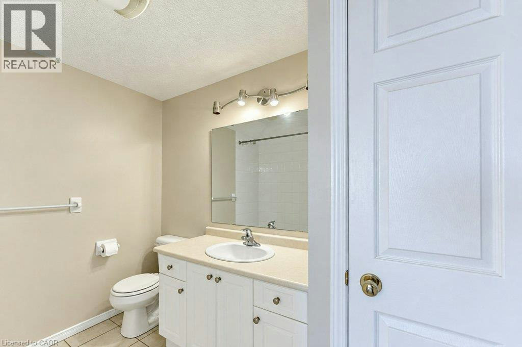 108 Periwinkle Street, Kitchener, ON, N2E 4C7 - 21