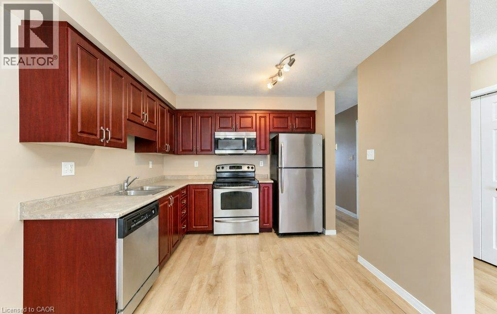 108 Periwinkle Street, Kitchener, ON, N2E 4C7 - 11