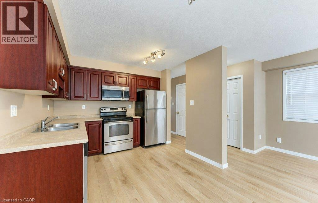108 Periwinkle Street, Kitchener, ON, N2E 4C7 - 8