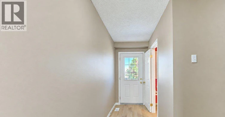 108 Periwinkle Street, Kitchener, ON, N2E 4C7 - 5