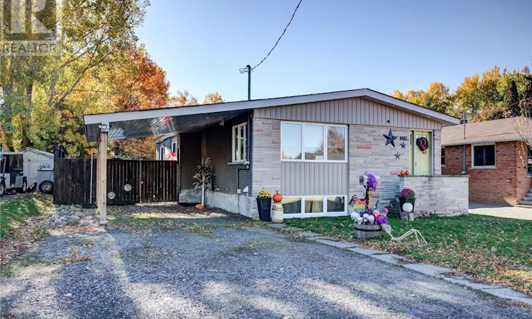1087 Hawthorne Drive